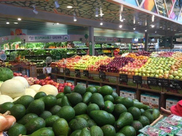 精肉・鮮魚・野菜、生鮮食品が充実